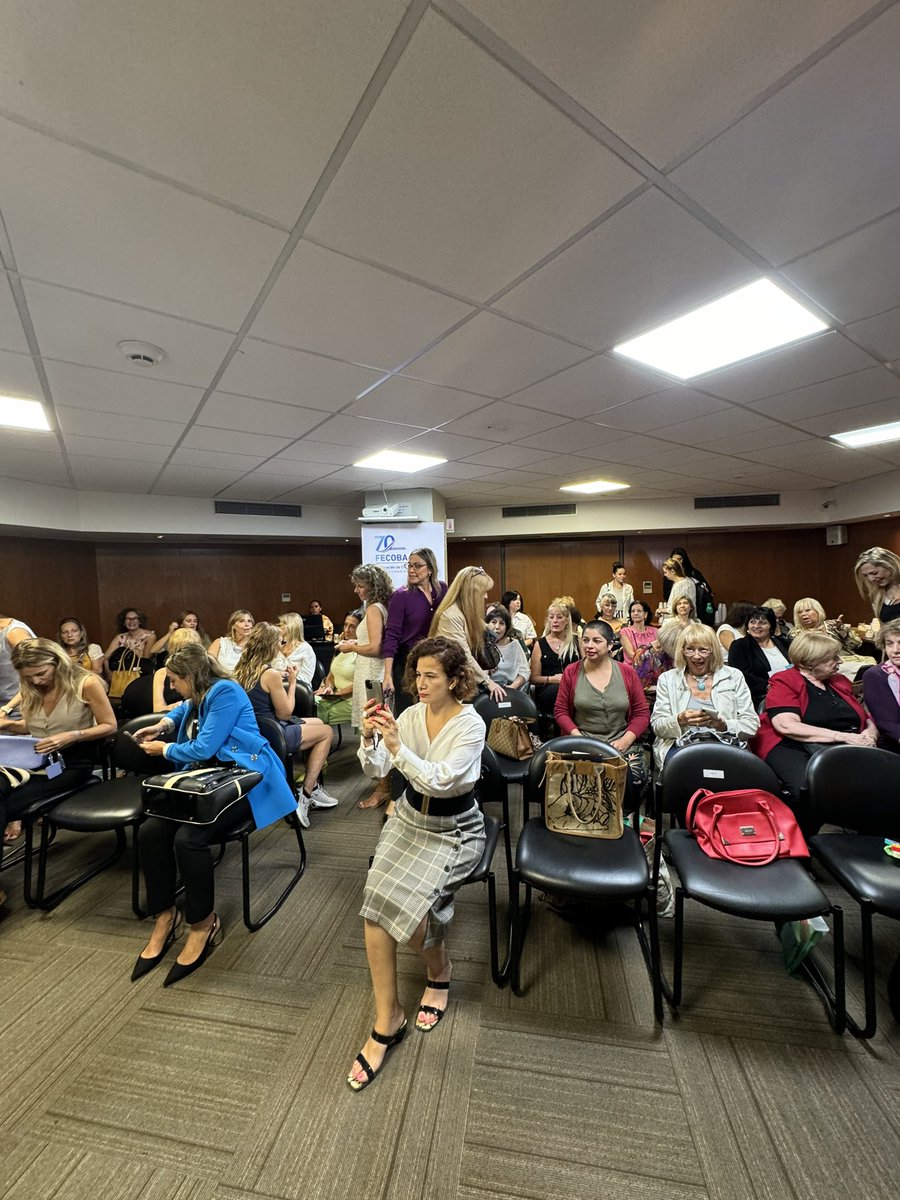 El #DíaDeLaMujer organizado por @fecobaorg, hace posible el networking y la formación de nuevos lazos entre todas sus participantes: empresarias y trabajadoras que a través del intercambio de experiencias e ideas, forman vínculos para potenciarse mutuamente 🤝