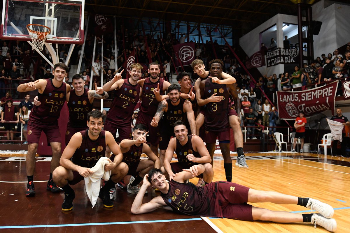 clublanus's tweet photo. Nos quedamos con el primer puesto y ahora estamos mentalizados a pleno en los playoffs.

DALE GRANATE DE MI VIDA 🇱🇻🏀 https://t.co/VCx8sGFFAL