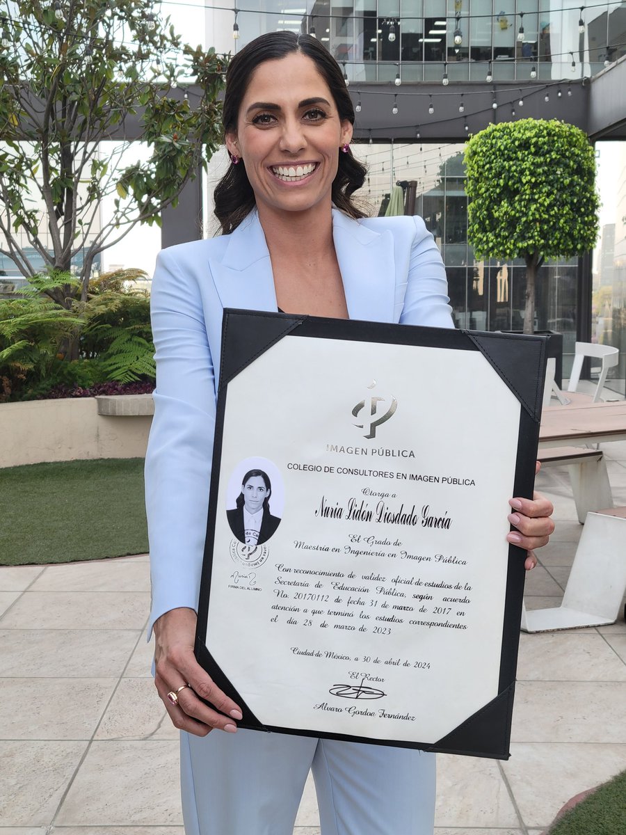 3 Juegos Olímpicos (próximamente 4), 18 años en selección nacional, Lic. en Administración, Maestra en Marketing y ahora Maestra en Ingeniería Imagen Pública 💫 Cuando realmente se quiere, la vida académica a la par de la deportiva si son posibles ❤️
