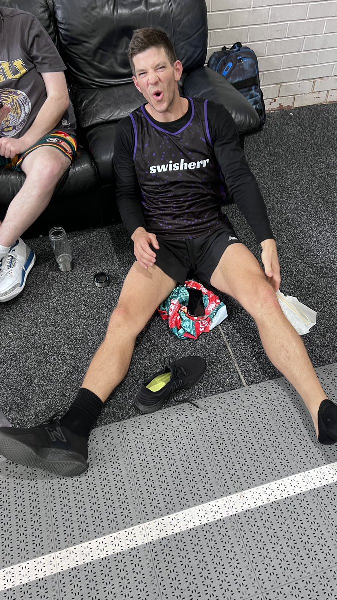 brentcostelloe's tweet photo. I might not have won the match but I took the points in the physical battle.
Early indications are a torn meniscus for the former Test Captain of Australia.
Credit to @tdpaine36 for playing out the game injured.
Iโm also surprised how quickly he blew up!
#rematchplease https://t.co/00n7qa67TI