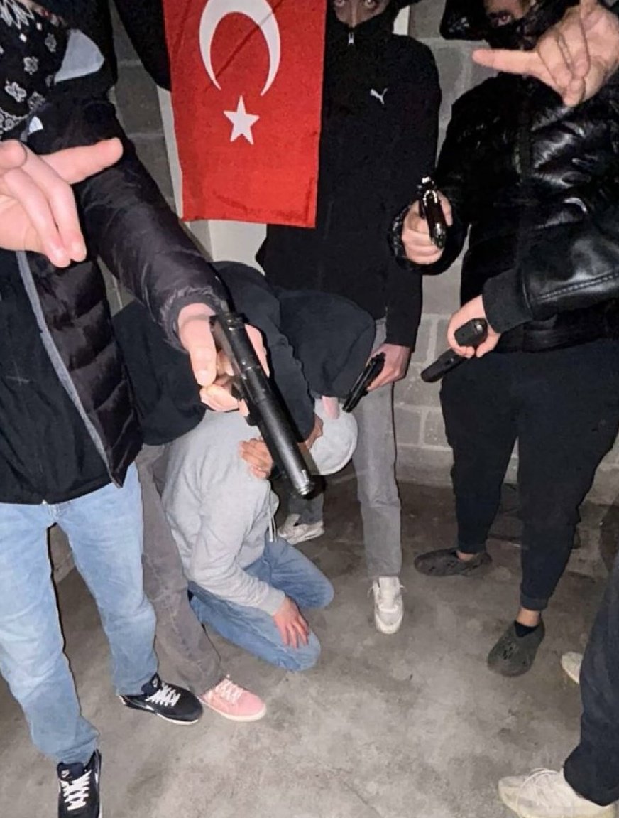 Aesthetic1War's tweet photo. Gurbetçi bozkurtlar. https://t.co/HHjxEjiUYN