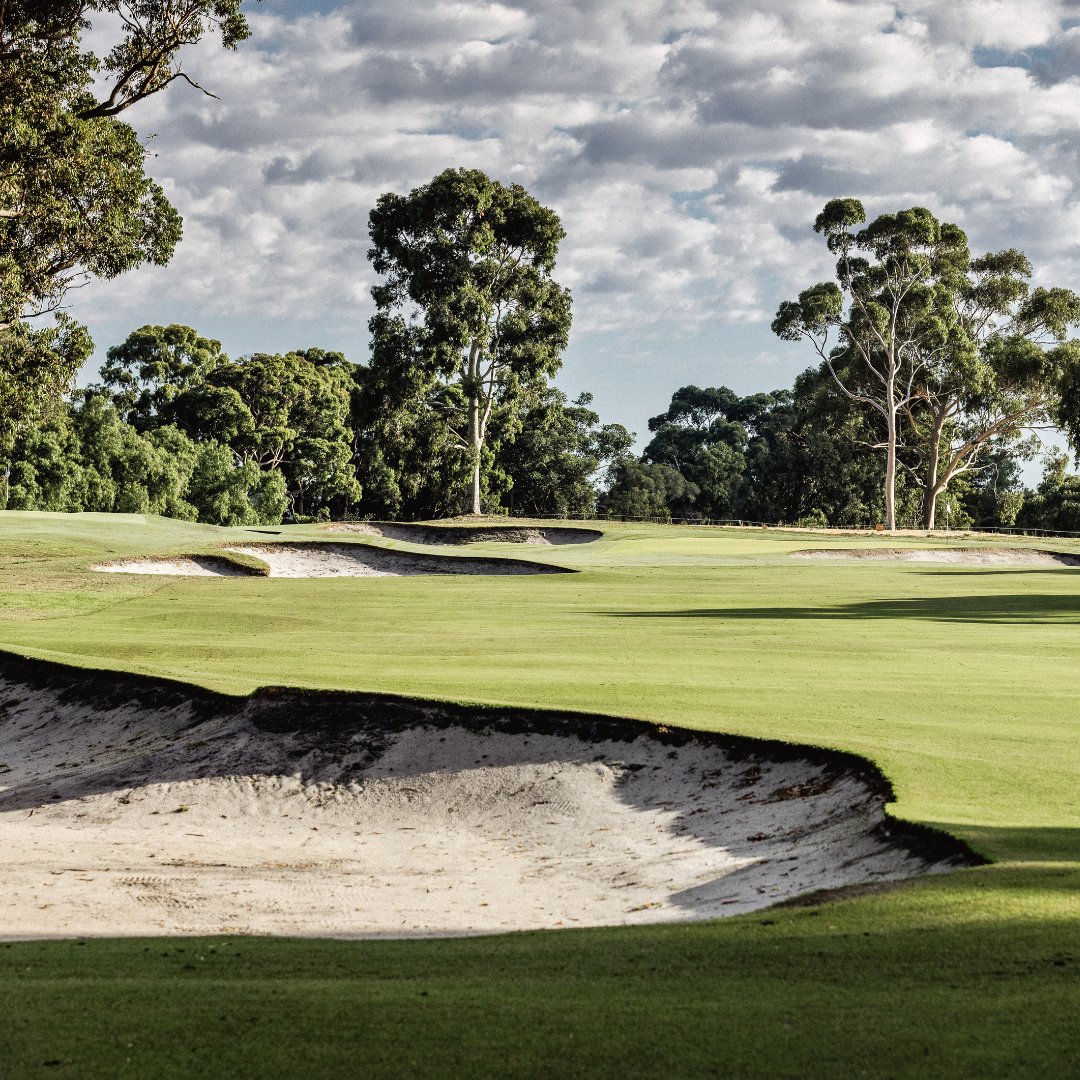 Hole 2. A deceptively tricky par 5.

Renaissance Golf Design infused their magic into this one, with the left-hand bunker closer up to the green.

The temptation to go in for two is delicious, but a tough feat.

The freedom is yours. Enjoy it.

#whyilovethegame #golffun