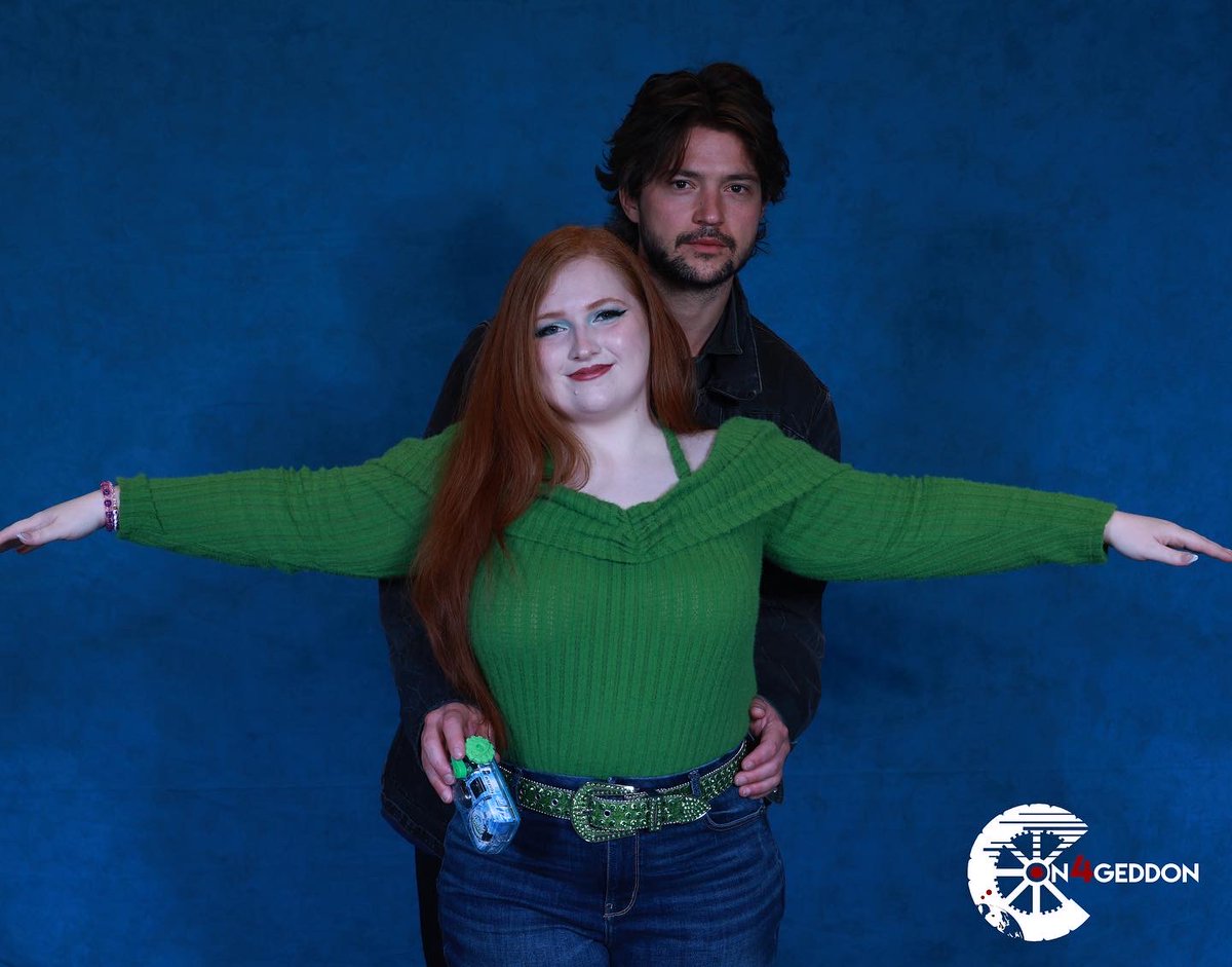 Staple_Rachel's tweet photo. Late posting this but #conageddon4 was amazing!! 

I forgot my Twitter password so it took me a while to get back on 😂 #the100 https://t.co/ZjIqlQpLO0
