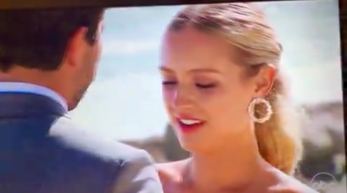 kpopao3's tweet photo. The reason Daisy felt that she could do this, felt EMPOWERED to CHOOSE her own destiny was largely due to who Joey is as a person. He created an environment where she knew she could speak up for what she wanted. Joey is the BEST Bachelor we’ve ever had. #TheBachelor #bachelor https://t.co/g6mkhTEy8O
