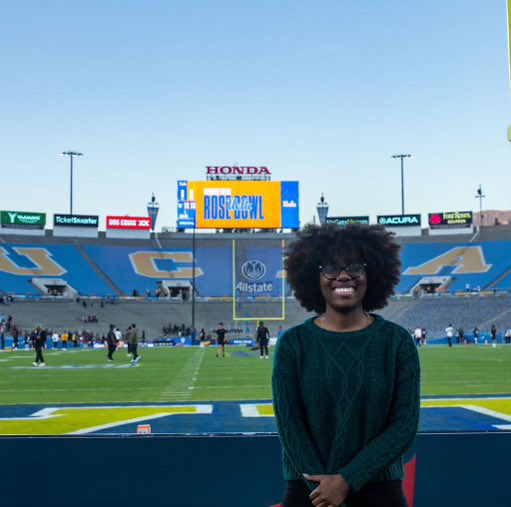 HTSportsShow's tweet photo. ⭐️Guest Spotlight⭐️

Tonight we’ll be chatting with Tia Reid, a third years sports journalism student at Cronkite. Tia has worked with sports companies like ESPN.

Tune in at 8 pm to hear here experience!
@TiaReid65 https://t.co/Ir3Xf0XQ31