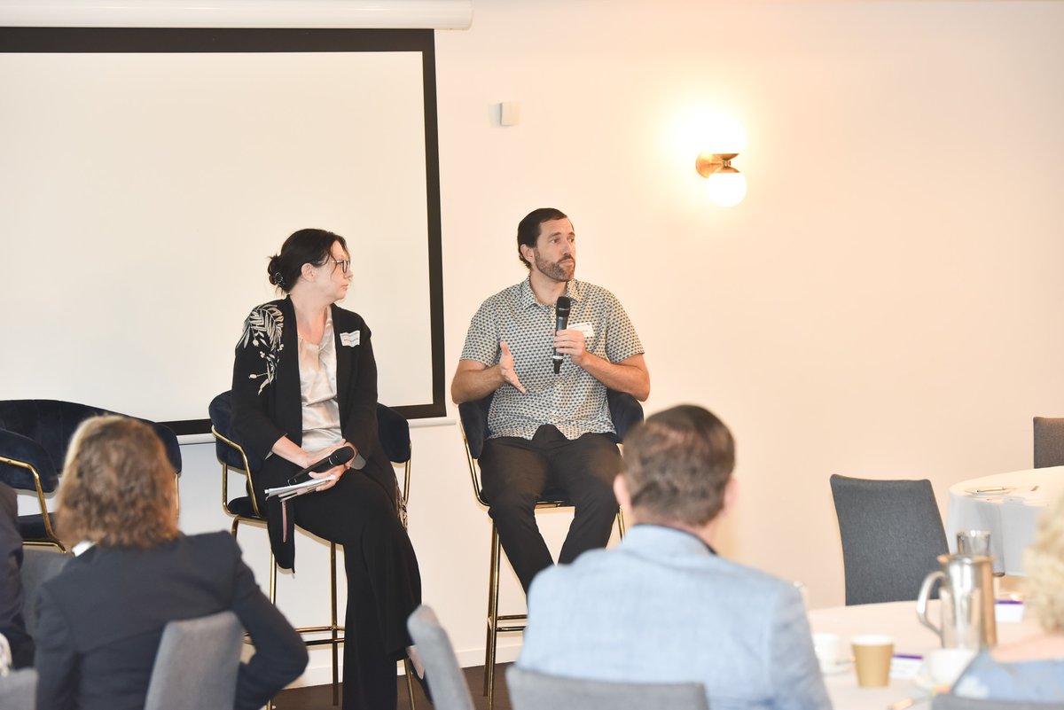 The rain didn't stop us from having an outstanding donor breakfast at Victoria Park this morning to give the latest #research updates from #QBI A/Prof Susannah Tye and Dr @JKesby discussed the progress being made at the institute in #mentalhealth areas like #schizophrenia.