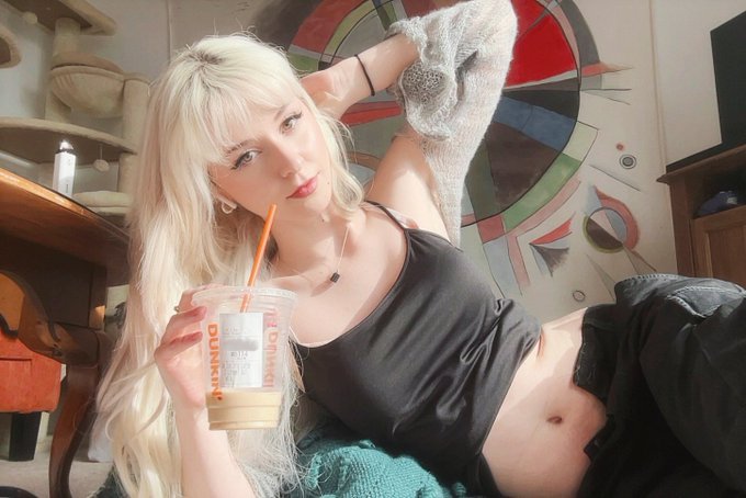 I love pretty girls who overshare on the internet https://t.co/Ru6iuWNDgC