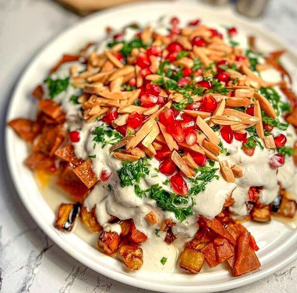 trend_foodh's tweet photo. رمضان شهر الطاعات والعبادة وناس كثير يضيع وقتها فالمطبخ عشان كذا .. 
ثريد اليوم وصفات منوعة سهلة وسريعة تحضيرها ماياخذ أكثر من 15 دقيقة ⏳🍽️. https://t.co/KrsC01hrTa