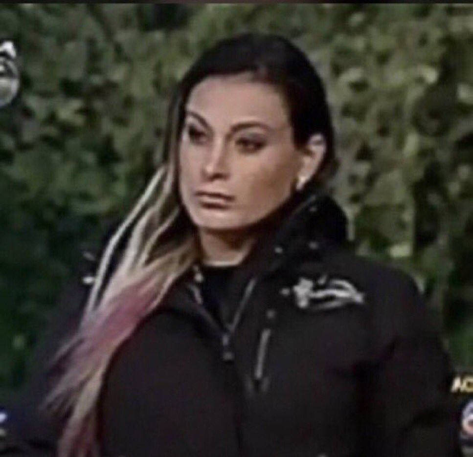 só espero que a divulgação de i luv it seja pesadíssima, tô cansado dos lead dela ser smp desorganizada. Ta na hora dessa equipe dela começar a trabalhar de verdade