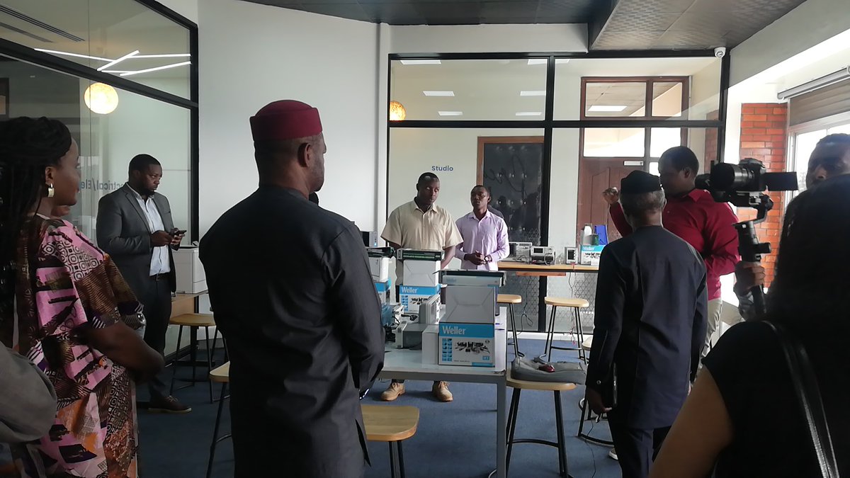 It was a great honor to host the visit of Prof. Yemi Osinbajo to the @Uni_Rwanda UNIPOD. We value very much his guidance on how to advance innovation for youth Empowerment in Africa @ProfOsinbajo @RwandaICT @UNDP_Rwanda