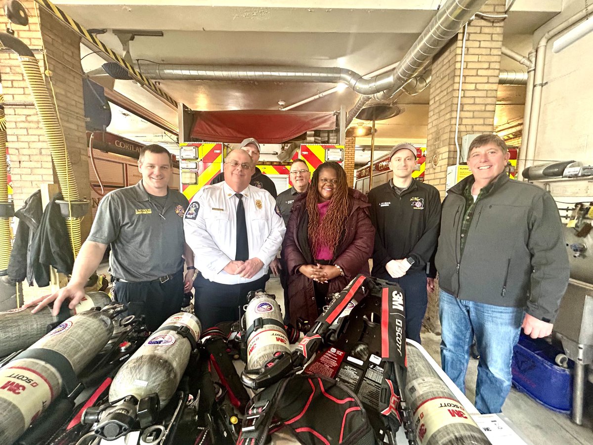 Hearing the needs of our first responders is important to me. I enjoyed touring the City of @CortlandFire Department with Chief Friedman and Mayor Steve. I'm committed to advancing the legislative & budget priorities of our firefighters & EMTs to enhance services and save lives.