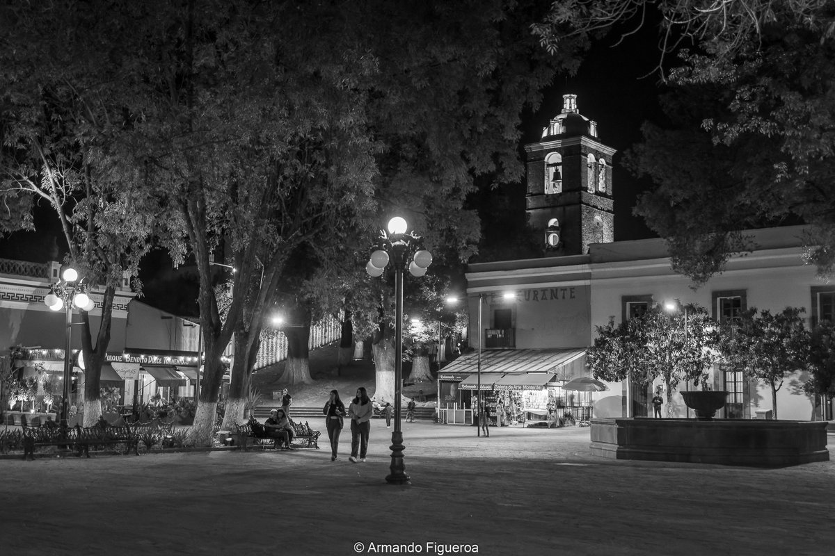 Plaza Xicoténcatl 

#tlaxcala #mexico #plazaxicotencatl #centrohistorico #caminando #walk #fotografíaurbana #vidaurbana #instafoto #streetphotography #streetphotographer #fotografiacallejera #fotografiaurbana #ciudadviva #livecity #awesomecity #amazingcity #beautifulcity