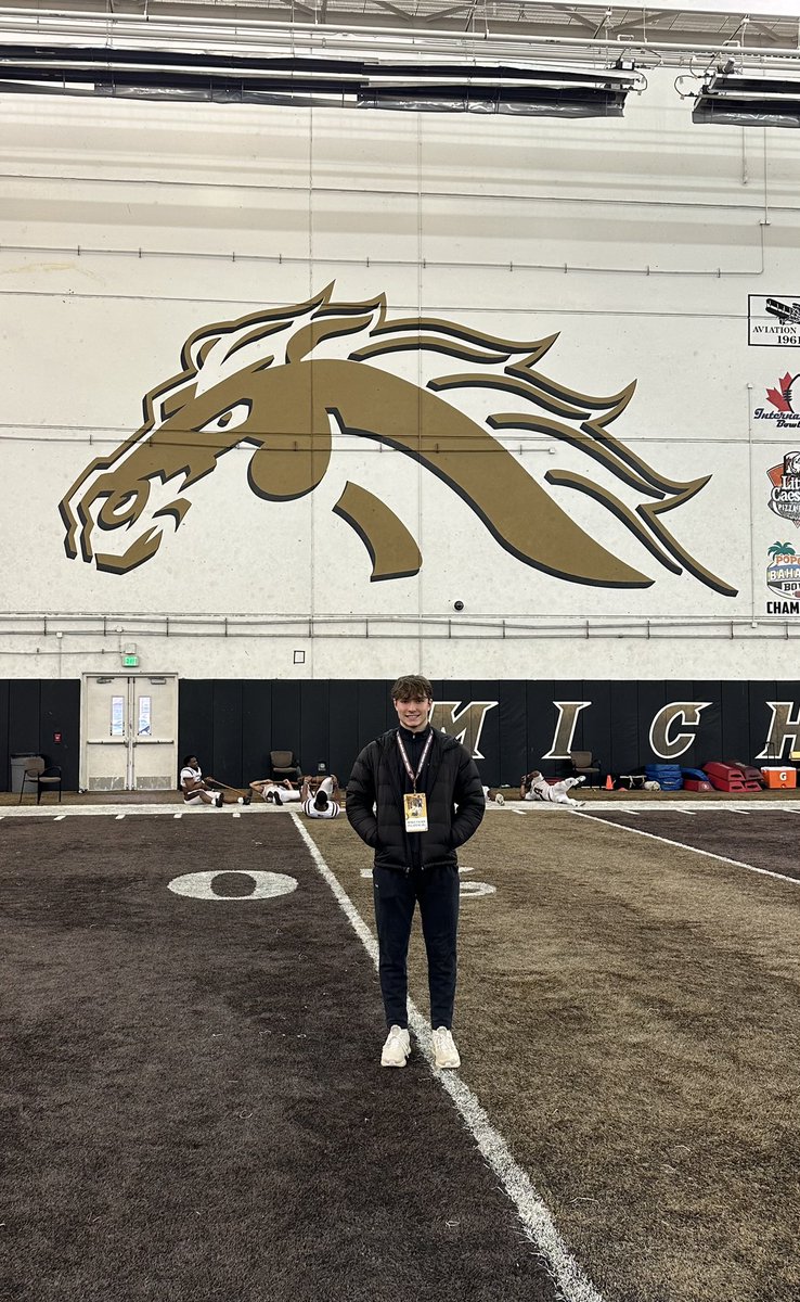 I had an amazing time at spring practice this morning. Thank you @WMU_Football for having me out! @CoachLT39 @CoachReid_ @PHS_Football @nexgenscouting @TNTignite @EDGYTIM @CoachChris_Roll @grid_irons @JoshBostick8 @RivalsPapiClint