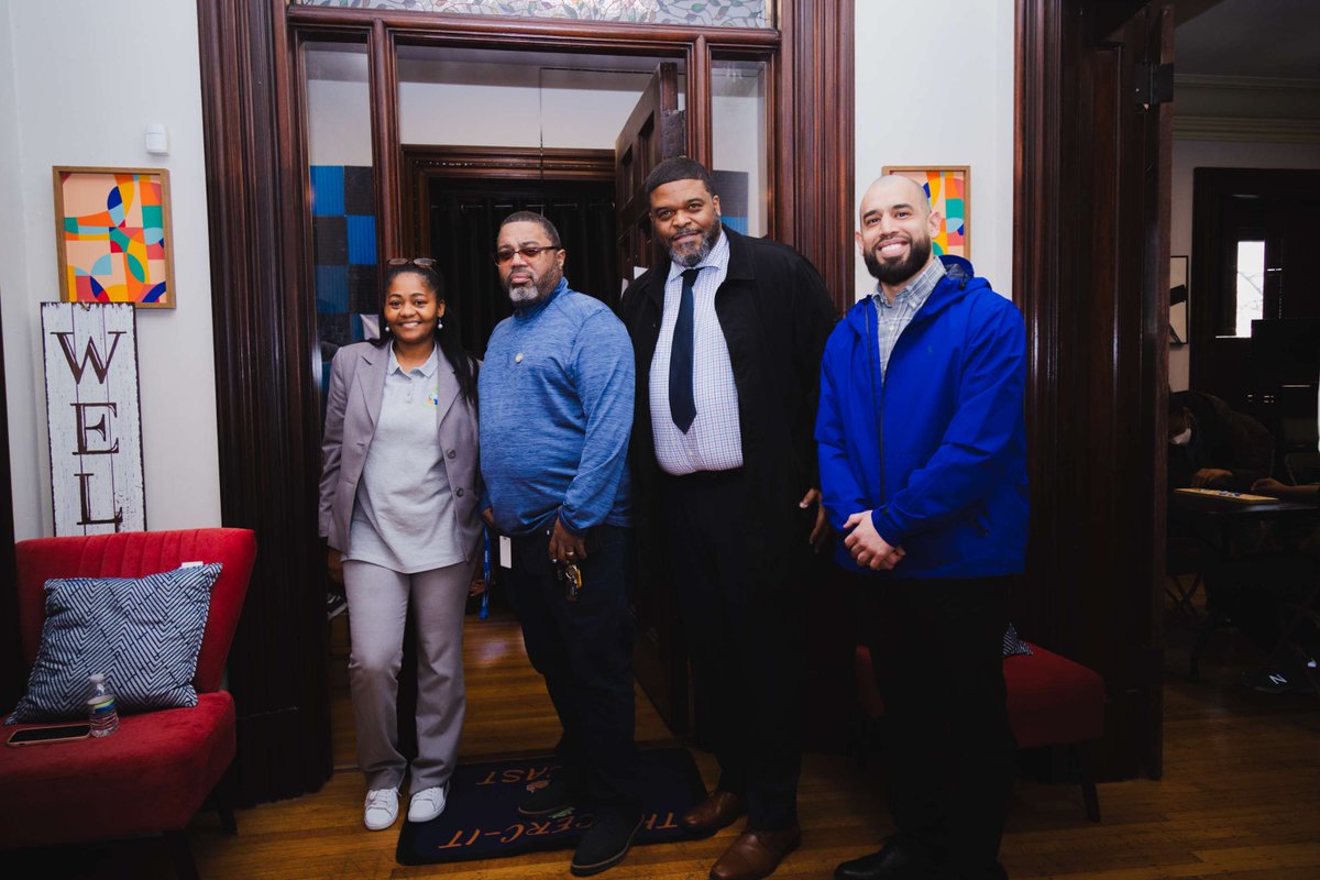 🌟 We had a great visit to Unique Dreams last week! The Community Evening Resource Center in Frankford offers #Philly kids a safe space to hang out, complete with a boxing gym, podcast studio, basketball court, and more!