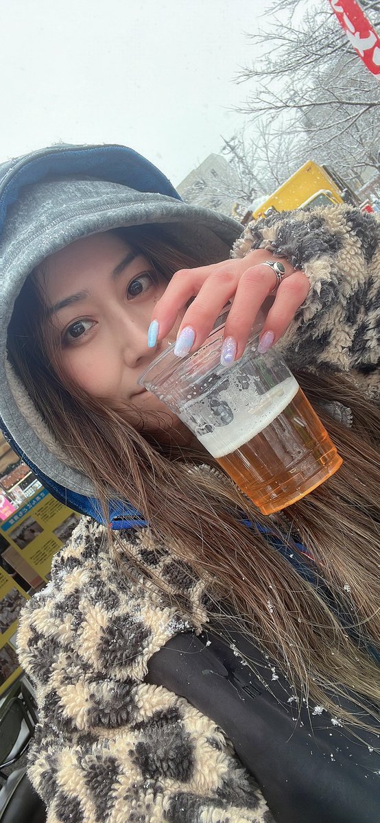 えがおマルシェ1日目の大雪にはびっくりした。
無事に開催できてよかったです🍀
あと雪見ビール最高でしたw

もう流石に雪降らない、、、？