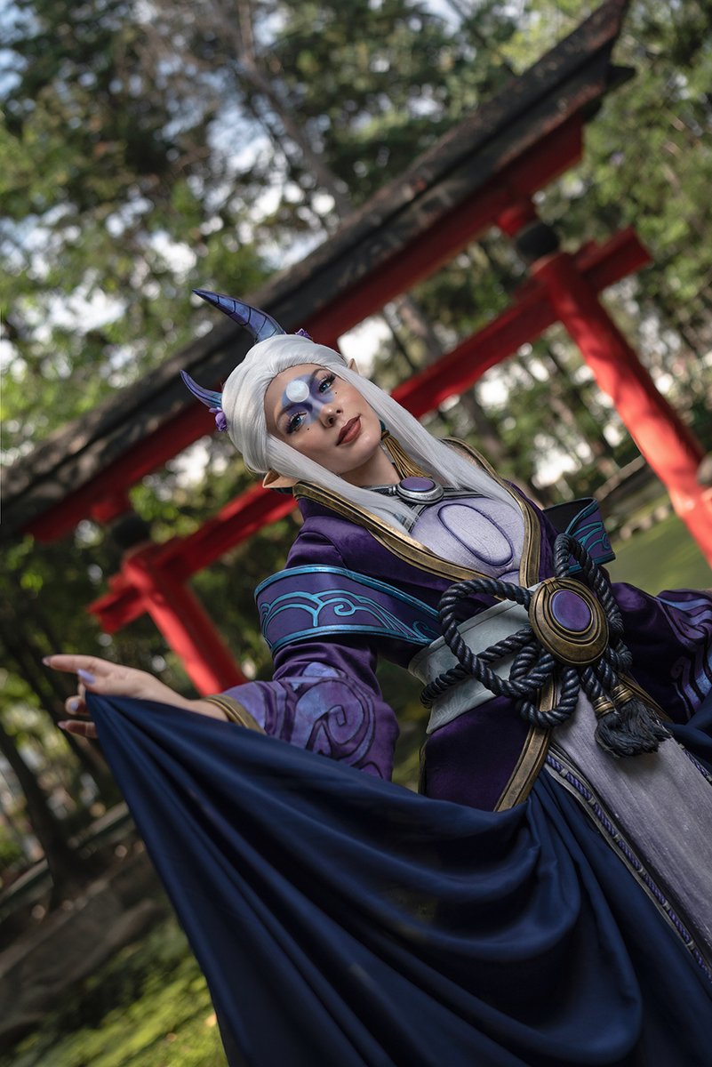 TFTLatam's tweet photo. Alune llega para pintarnos el camino hacia el umbral que nos separa de otros misteriosos y coloridos mundos. Esta increíble colaboración fue posible gracias al indiscutible talento de 🖼️ @Flaiveth y 🪡@TwiinCosplay. https://t.co/hfVUk0VZVS