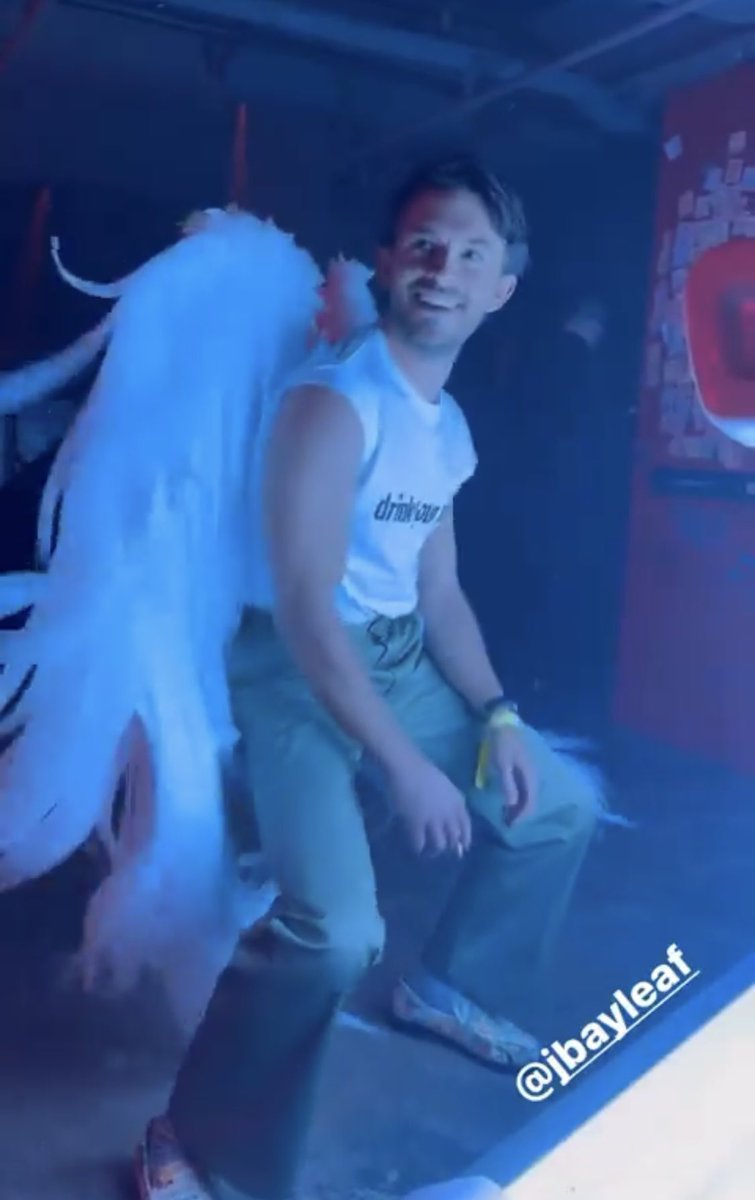 fuertecito's tweet image. Buena semana para ser bisexual