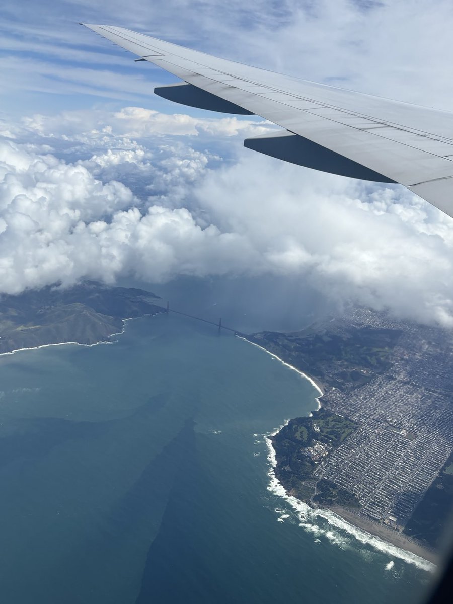 After an amazing #KubeCon + #CloudNativeCon Europe in Paris, the Golden Gate Bridge welcomes several Bay Area attendees home. Seeing the #Kubernetes community energizes me, let’s keep this momentum going!