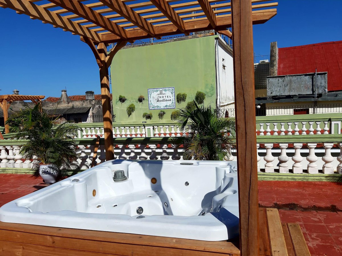 CubanacanHotel's tweet photo. Majestuoso y legendario Hotel E La Sevillana 💃ubicado en la histórica ciudad de #Camagüey, celebra hoy su 8️⃣ aniversario.
Muchas felicidades les desea #CubanacanHoteles a este maravilloso colectivo ❤️💙
#CubanacanHoteles #HotelesEnCuba #CubaTravel #CubaUnica #TripToCuba https://t.co/b78ICD0ixf