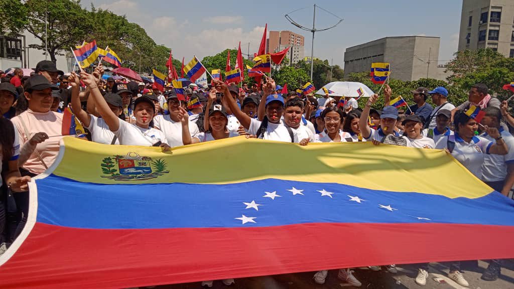 R_Nicodemo's tweet photo. La unefa se hace presente en apoyo a nuestro CJ Nicolas Maduro …. https://t.co/8WL2785f0p