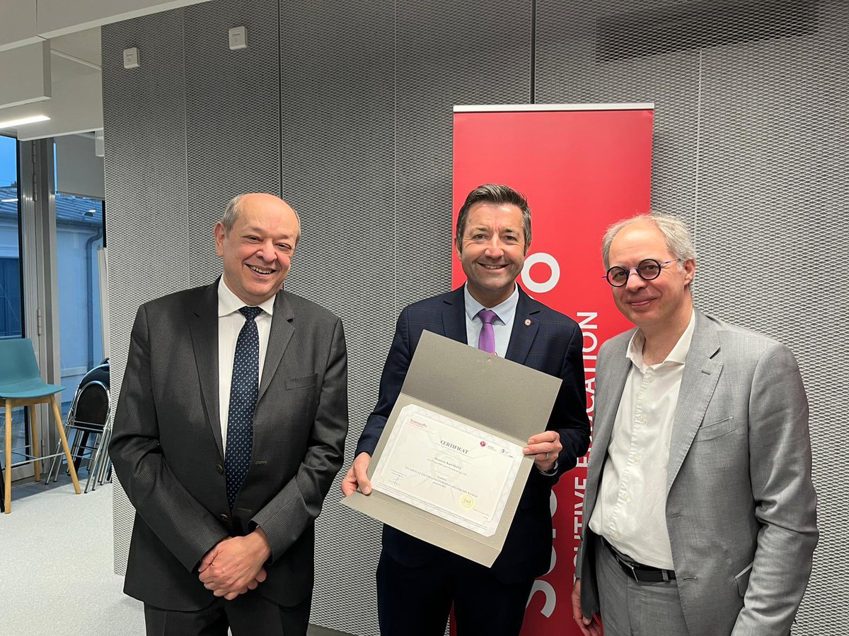 KARL OLIVE tweet media