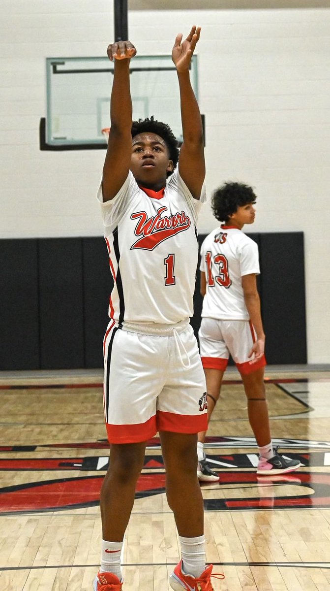 Come to the EAST/WEST Border War this Wednesday @ 6pm/7:30 @ Sevier County Jr HS to see “him” play! Come see why Malachi McNair (a 3-sport STAR)  avg 23pts/gm this year and scored almost 1,000 pts in his career. He did this while having a 4.0 gpa!!!