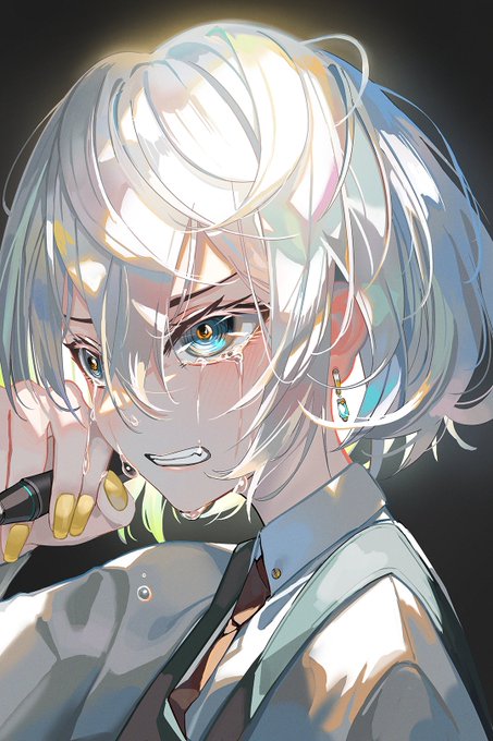 「clenched teeth white hair」 illustration images(Latest)