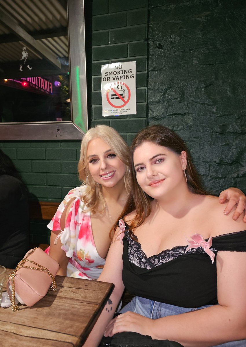 officialzilf's tweet photo. Happy birthday to this absolute babe! I can't wait to travel through Japan with you 💕 @burgerslaw https://t.co/lxtoOyKfds