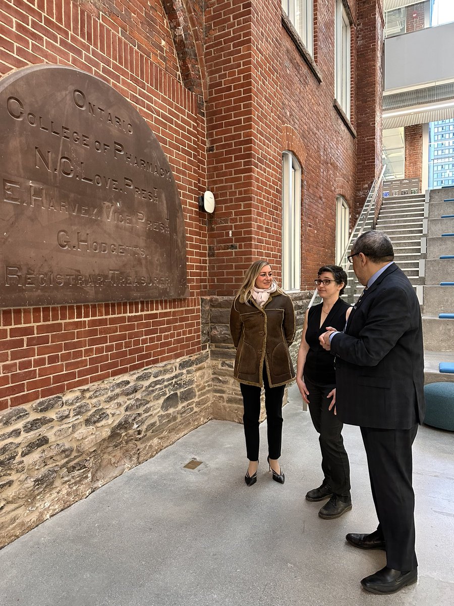 KingaSurmaMPP's tweet photo. This week, my team and I are in the United Kingdom to learn more about their Transit-Oriented Communities and Digital-Twinning initiatives. Prior to my visit, I stopped at @TorontoMet to see demonstrations of their in-house digital twinning infrastructure. https://t.co/GqGuEhvaYL