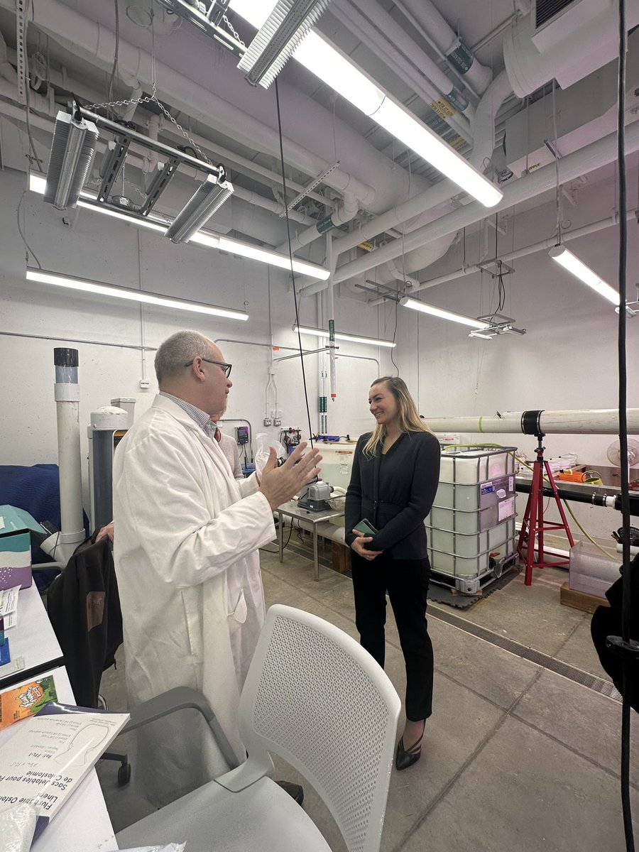 KingaSurmaMPP's tweet photo. This week, my team and I are in the United Kingdom to learn more about their Transit-Oriented Communities and Digital-Twinning initiatives. Prior to my visit, I stopped at @TorontoMet to see demonstrations of their in-house digital twinning infrastructure. https://t.co/GqGuEhvaYL