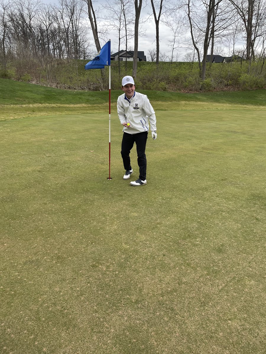 Those not at the Bogey Hills Tournament today were playing a practice round at Bear Creek this morning at 8am. Congratulations to Parker Williams (c/o ‘25) who had a Hole in One on #3 with an 8 iron. #MakingSpringBreakMemories #VikingPride
