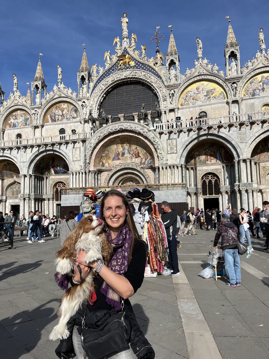 dolceSally's tweet photo. (continued from previous tweet)
other pics in #Venezia
Pic 1: #PiazzaSanMarco on background on the right
Pic 2: #BasilicadiSanMarco
Pic 3: scenes of everyday life in Campo S. Agnese
Pic 4: back from #Venice to #Fusina by vaporetto ⛴️ wonderful sunset https://t.co/eERIxdkNno