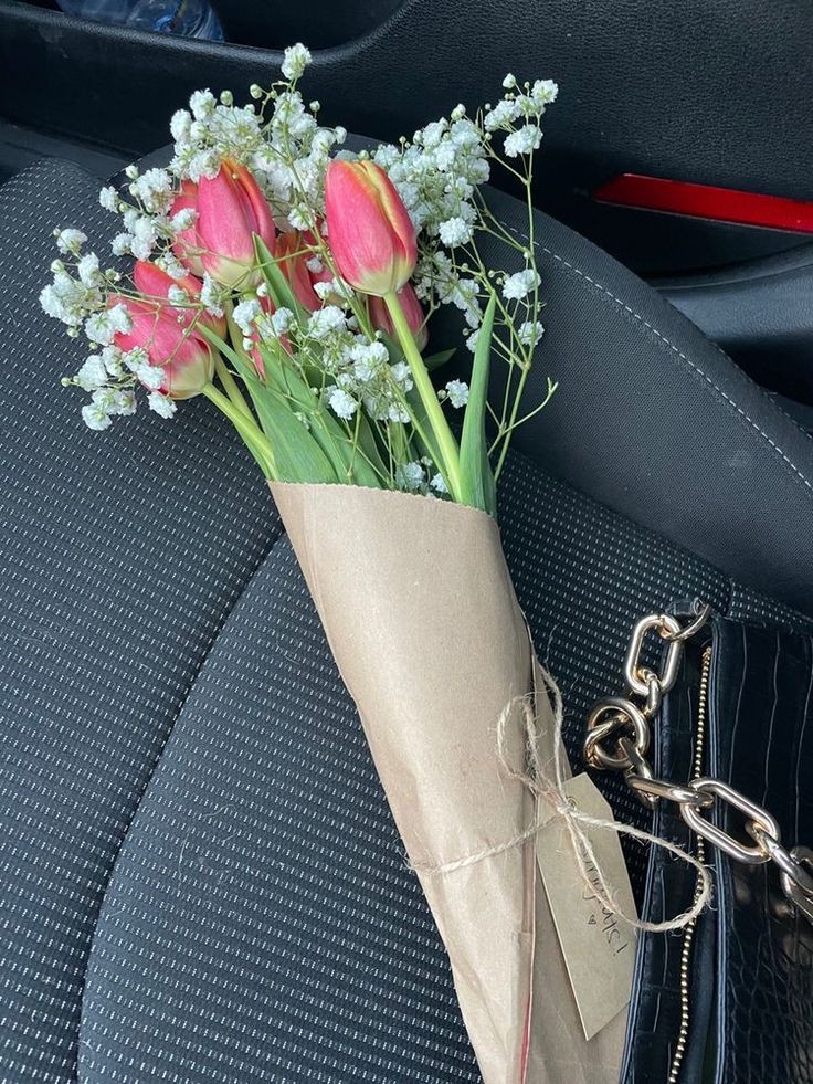 ㅤ
 ㅤ  ♡︎  .  .  .  𝐑ecadinho:

@ da pessoa: <a href="/coffemaru/">Suna.</a>
𝐒eu nome/codinome: O manito mais viado
𝐌ensagem: Eu sei que vc tá meio xoxa capenga, então tô te mandando mimos pra vc ficar felizinha! 
𝐌imo: