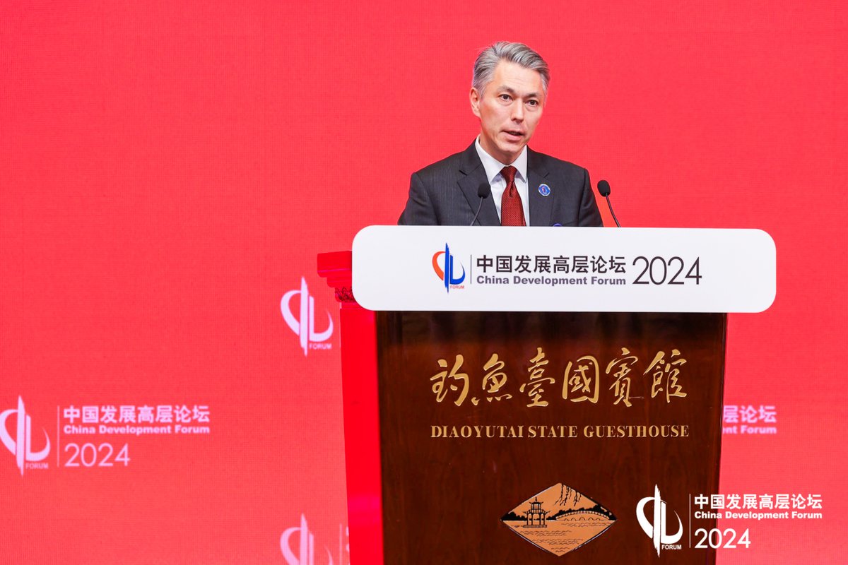 Our CEO, Mike Henry, spoke about the power of innovation and collaboration in helping navigate a pathway to a successful energy transition, at the China Development Forum on the weekend. 👉 bhp.com/news/media-cen…