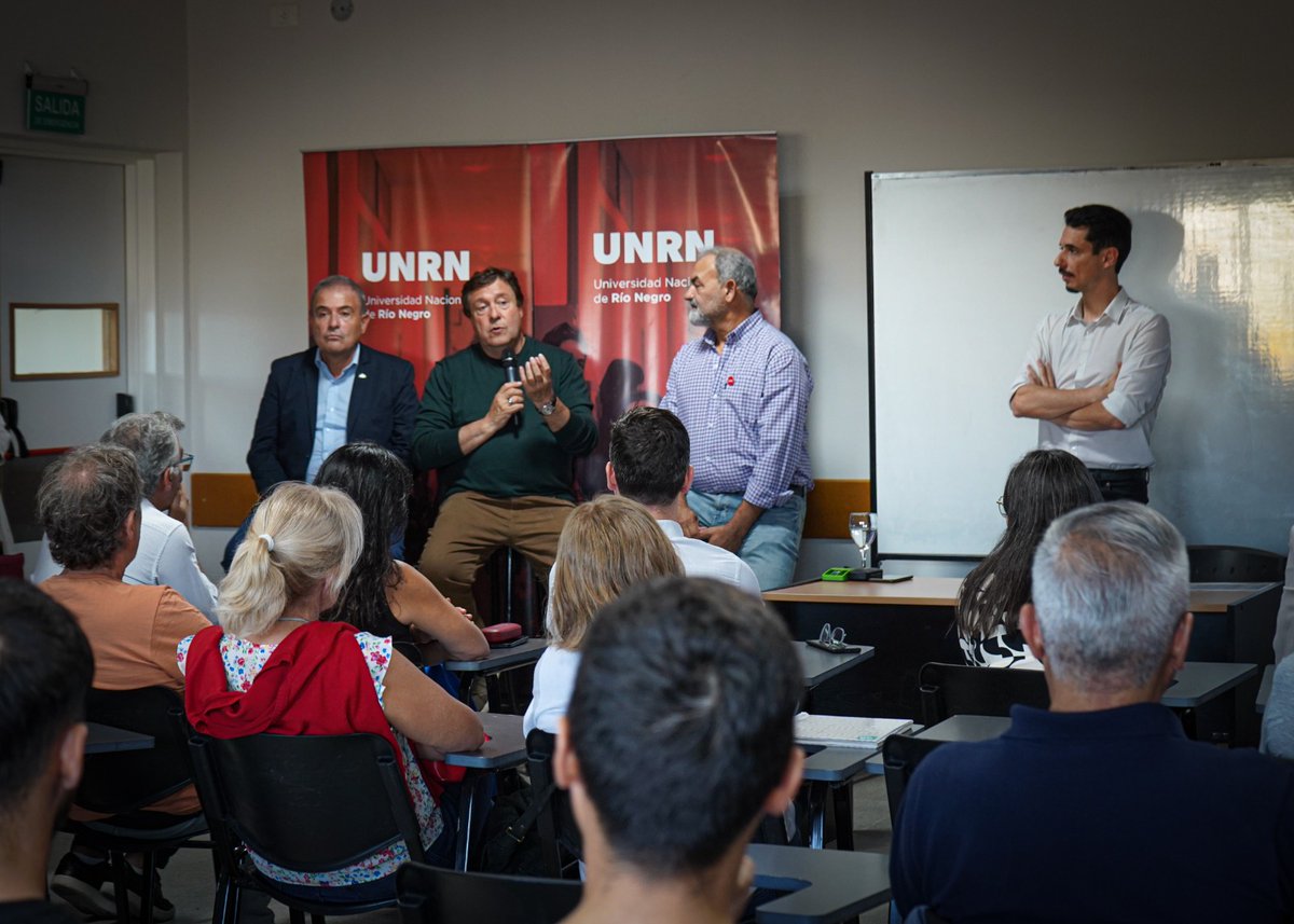 Junto a <a href="/Weretilneck/">Alberto Weretilneck</a> y el equipo minero de <a href="/EnergiaRN/">EnergiaRN</a> participamos del lanzamiento de la primera Diplomatura en Sustentabilidad Minera de la @unrionegro en Viedma