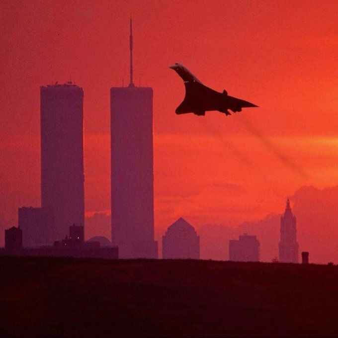 StrangerJosh11's tweet photo. Every so often I think about this photo. It's hard to express the feeling it invokes in me, a longing for a world I knew that I'll probably never see again. https://t.co/puvH5EV6Tn