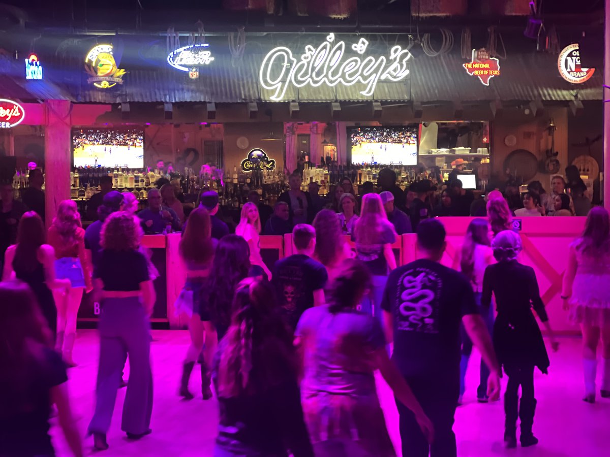 Join our line dancing lessons every Monday - Thursday at 7pm for a boot-stompin' good time. Let's dance the night away! 🔥💃 #countrymusic #linedancing #linedancinglessons #countrybar #gilleyslasvegas #honkytonk