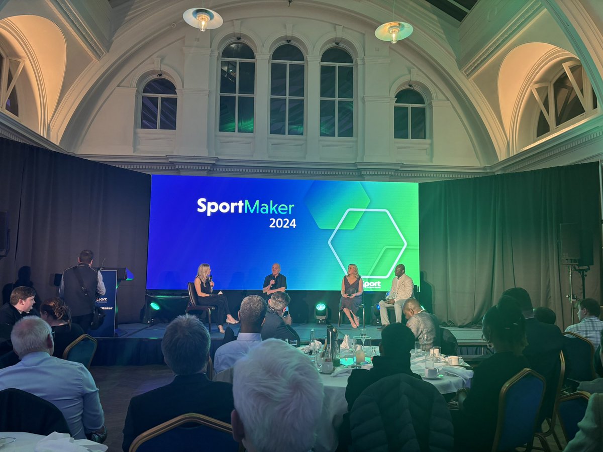 Congratulations to all the nominees and award winners at the @_SportNI #SportMaker awards. A fantastic night which recognised the commitment of the volunteers who make sport happen. Well done to all the staff who organised tonight’s event.