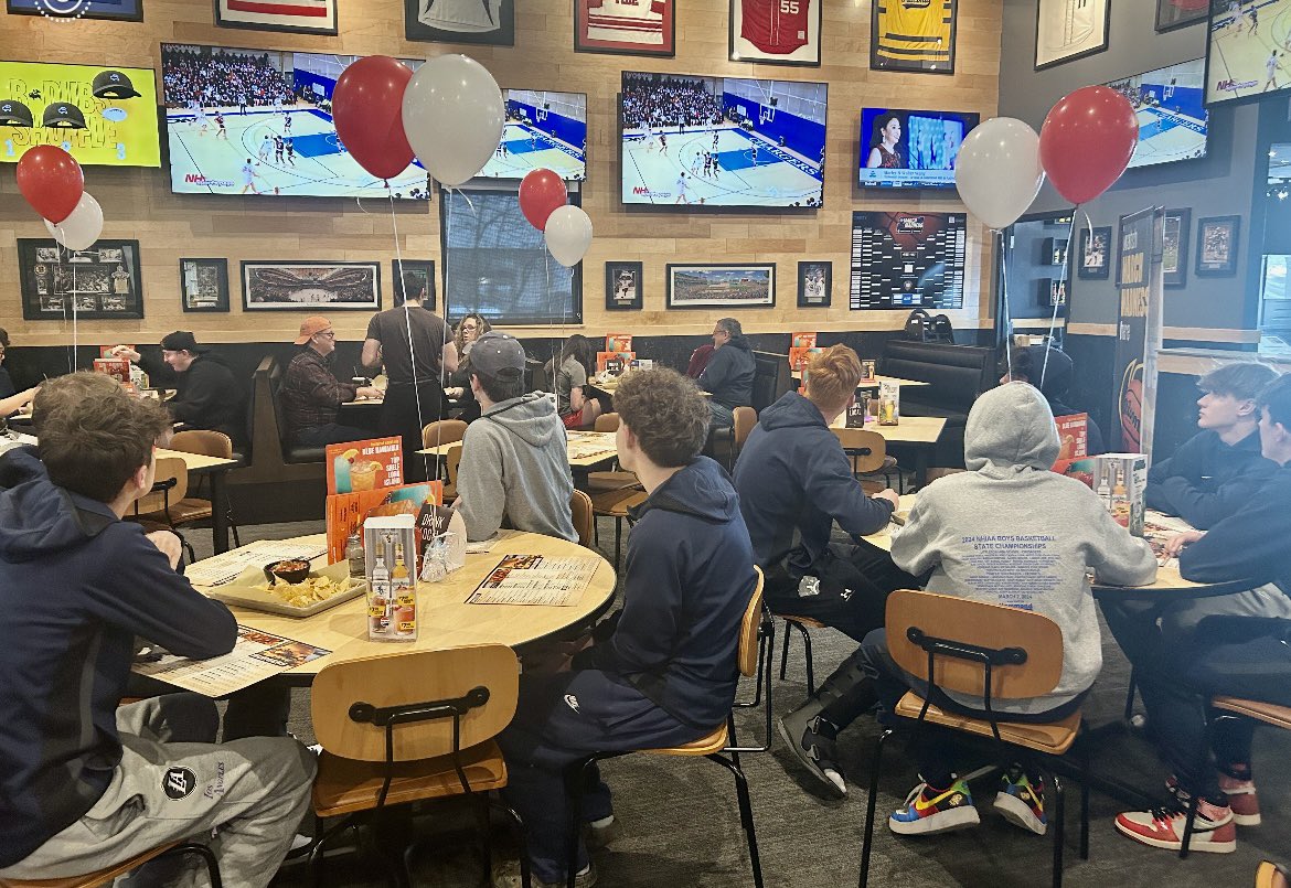 nhsportspage's tweet image. Championship watch party for Division IV Champion @ProfileHoops with our partners at @BWWings in Concord