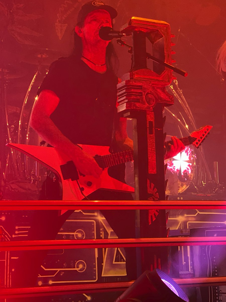 veetacore's tweet photo. .@DragonForce in London last night. https://t.co/LBXz8FjYoF