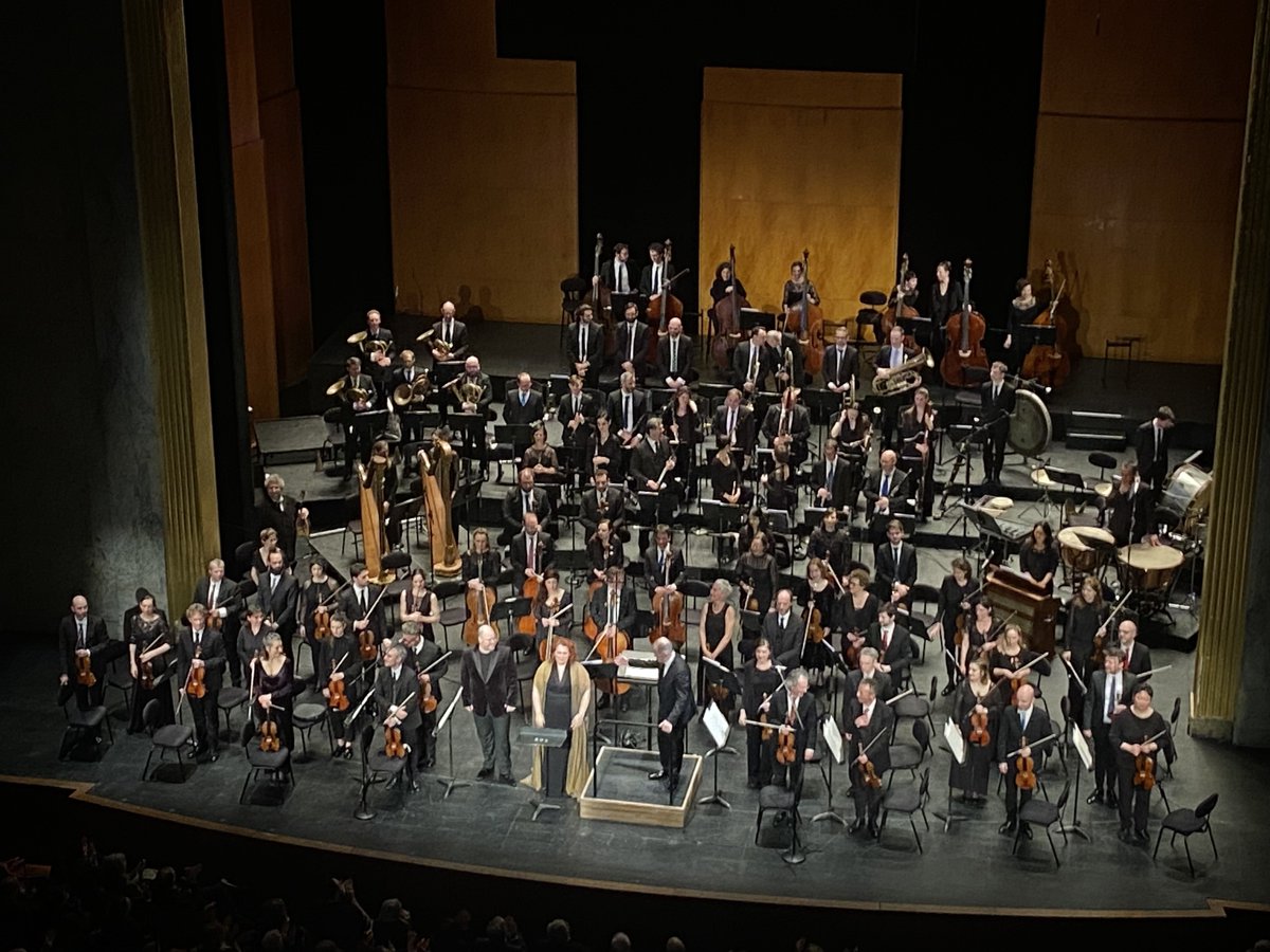 Belle soirée avec @LesSiecles dans une réjouissante suite d’orchestre des Indes galantes, baroque mais très symphonique (12 première violons !), puis Le Chant de la Terre très coloré avec Staples couvert dans son premier Lied et Lemieux sublime dans l’Abschied ! @TCEOPERA