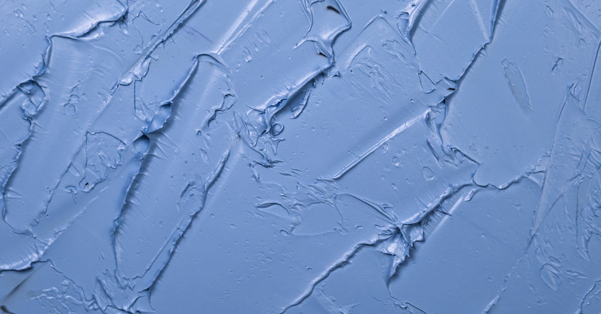 QuickBrainBites's tweet image. Ever heard of &apos;Gestural Abstraction&apos;?

In visual arts, it&apos;s a style of painting where the physical act of painting itself is seen as the subject. The brushstrokes are often loose and dynamic, emphasizing the artist&apos;s movement.

#VisualArts #GesturalAbstraction #ArtTechnique