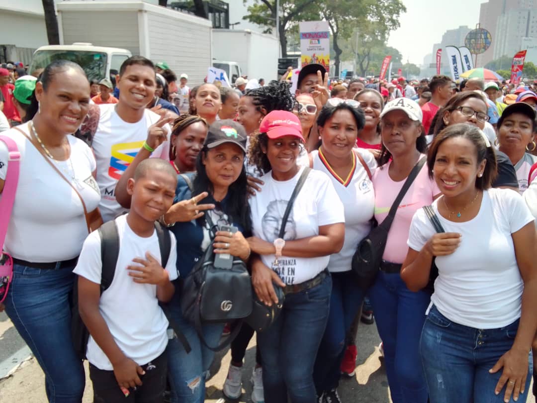 miranda_senifa's tweet photo. El día de hoy estuvimos presente en la inscripción ante el CNE de nuestros candidato Presidente Nicolás Maduro Moro a la reelección 👏 #SENIFA presente en apoyo a la candidatura de Nicolás Maduro🥳 Municipio Andrés Bello @NicolasMaduro @_LaAvanzadora @gtorodelara @PrensaSenifa https://t.co/iOCS6IMZx7