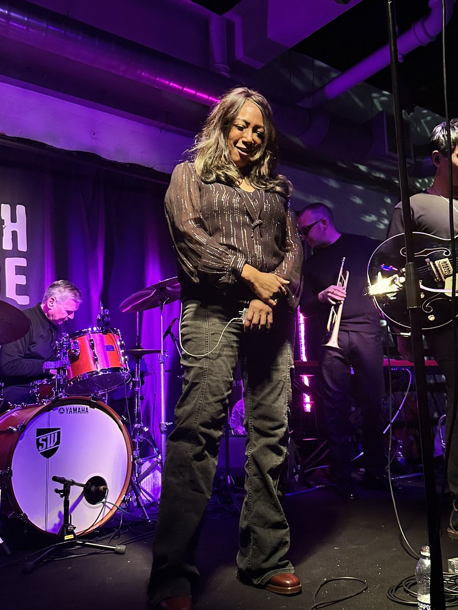 JUMPINSOUNDS's tweet image. Celebrating the release of her first album in 26 years @deecleeofficial took to the stage @RoughTrade to perform songs from #JustSomething with a full live band and proving that the incredible voice is back. #DeeCLee #AcidJazzRecords #RoughTradeEast #JUMPINSOUNDS