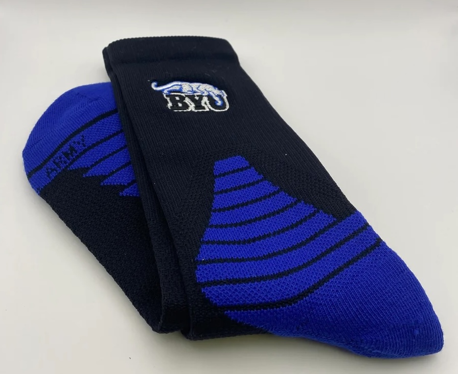 Sock Deal! New blackout BYU Beet Digger performance crew socks, exclusively from Royal Army. Buy 2 or more and receive 10% off. Discount applied automatically at checkout. #gocougs #byu royalarmybrand.com/products/byu-b…