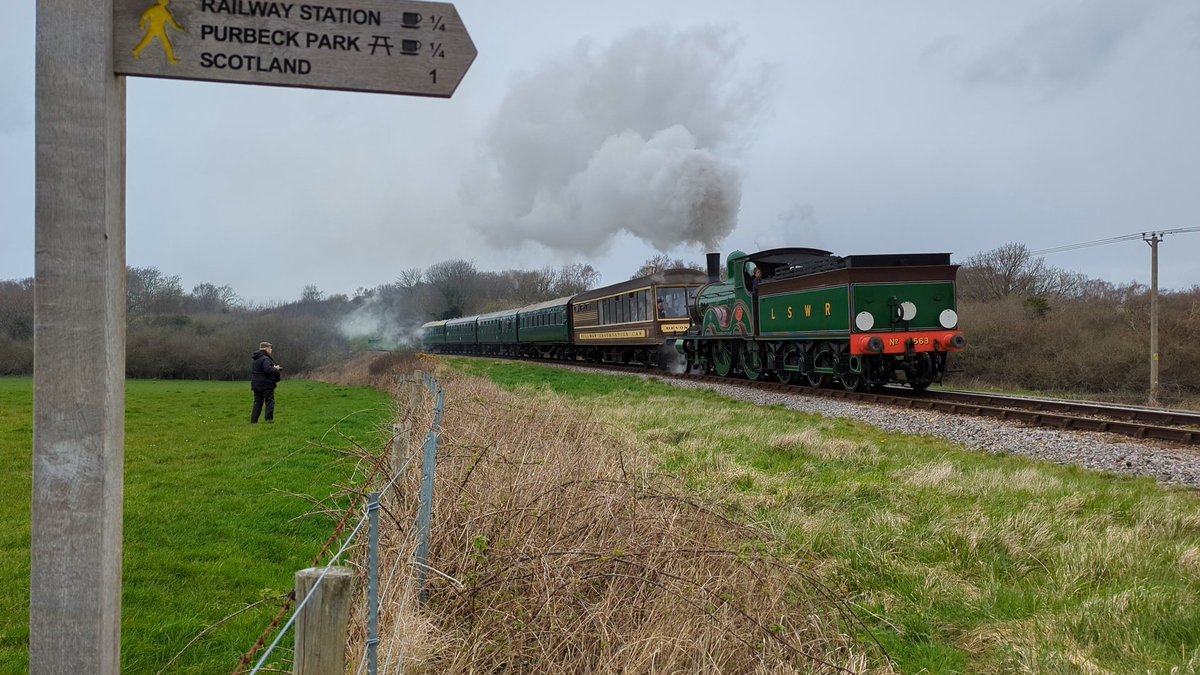 Never knew Scotland was that close to Swanage 😅 if I knew I would have gone ages ago.

#Swanage #T3 #LSWR #Nordon #CorfeCastle #SwanageRailway