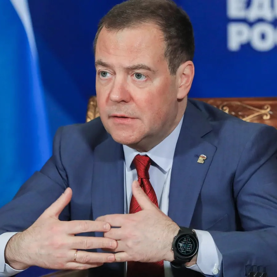 🚨🇷🇺 President Medvedev on the future of Moscow Terror Attack perpetrators: 'Everyone is asking me. What to do? They caught them. Good job to everyone who caught them. Should they be killed? Yes, they should. And it will be done. But it's much more important to kill everyone