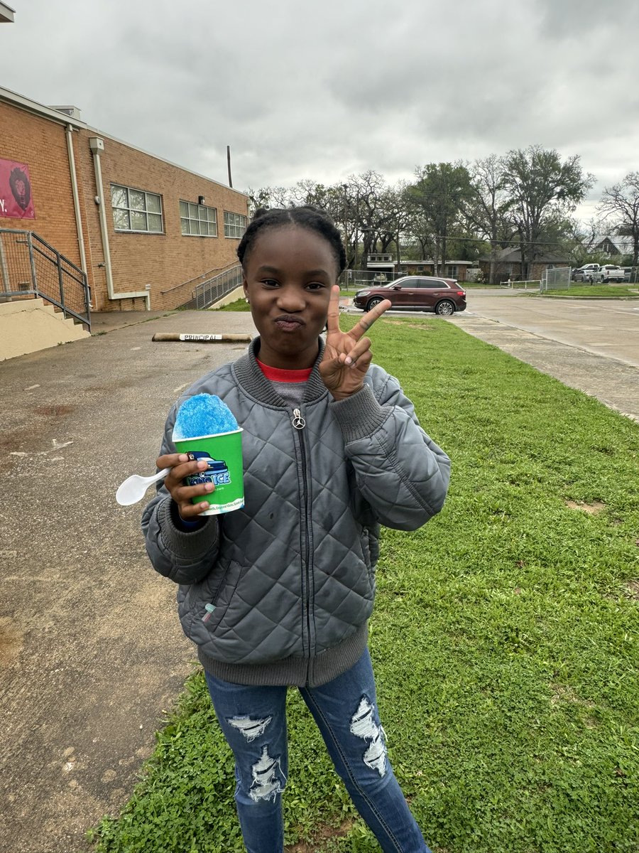 Celebrated our amazing 6th grade students for meeting Benchmark targets! Thank you LAN!  <a href="/LAForestOak6/">The Leadership Academy at Forest Oak 6th Grade</a> <a href="/LANschools/">Leadership Academy Network</a> <a href="/ShanaDay88/">Shana Day</a> <a href="/CRellePhillips/">Cherelle Phillips</a> <a href="/pdilley5/">Priscila Dilley, Ed.D</a>