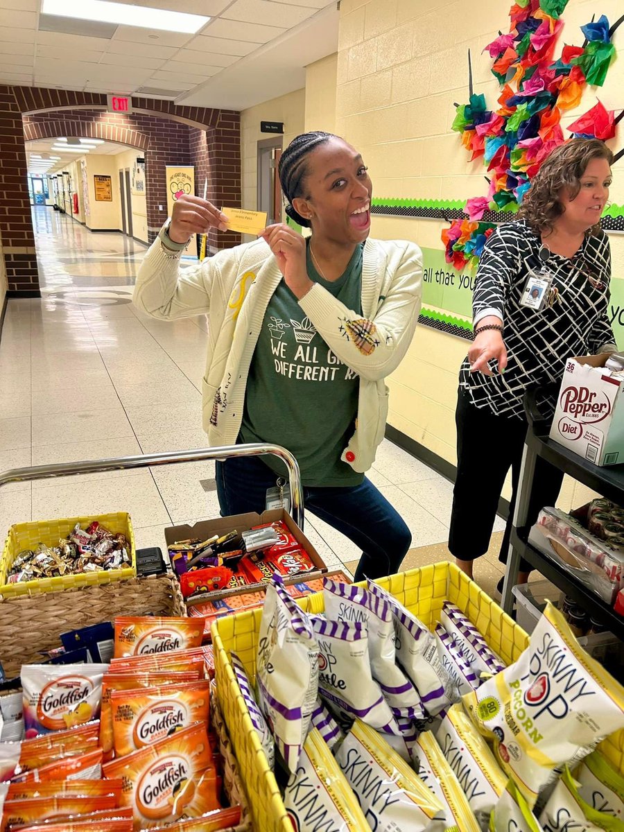 IrmoElem's tweet photo. You get a snack, and you get a snack, and you get a snack! 🎉 
We are so thankful for our staff family at IES and we hope that they know “treat trolly day” and EVERYDAY, we love them BIG! #heartofthehive #sweetandsaltyandsoda #snacksfordays ❤️🐝 🍭 https://t.co/9H9qWuyqRY