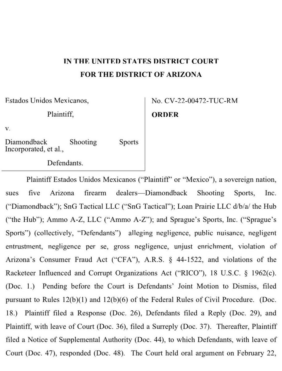 📄 Hoy, la Corte Federal para el Distrito de Arizona dictó una sentencia favorable para México en su demanda contra cinco tiendas vendedoras de armas localizadas en ese estado. La jueza dio la razón a México🇲🇽 respecto a que: •México tiene derecho a demandar, pues las…